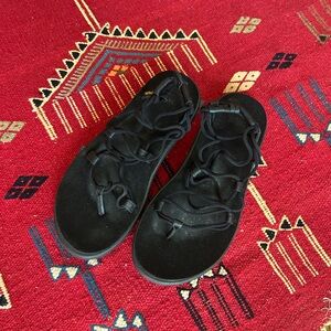 Lightly Worn Black Teva Voya Infinity Sandals (Sz 7)